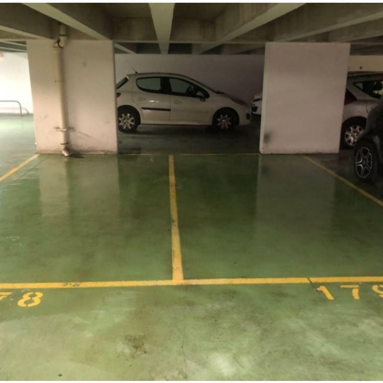  Annonces SURESNES : Garage / Parking | PARIS (75011) | 12 m2 | 20 000 &euro; 