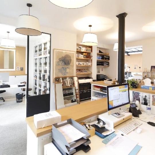  Annonces SURESNES : Local / Bureau | PARIS (75011) | 153 m2 | 1 989 620 &euro; 