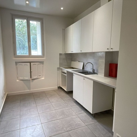  Annonces SURESNES : Appartement | LE KREMLIN-BICETRE (94270) | 65 m2 | 1 510 &euro; 