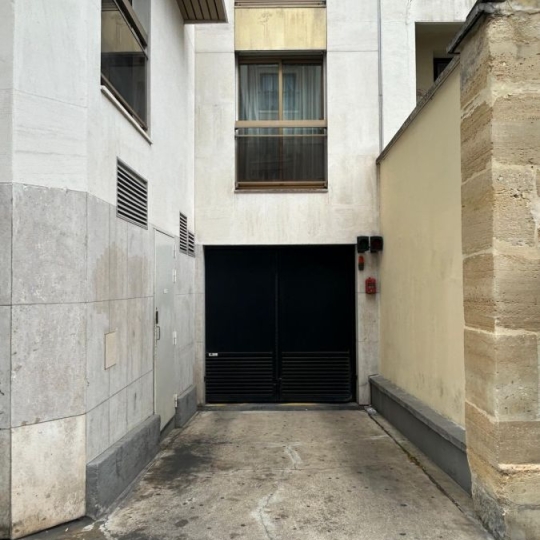 Annonces SURESNES : Garage / Parking | PARIS (75015) | 12.00m2 | 120 € 