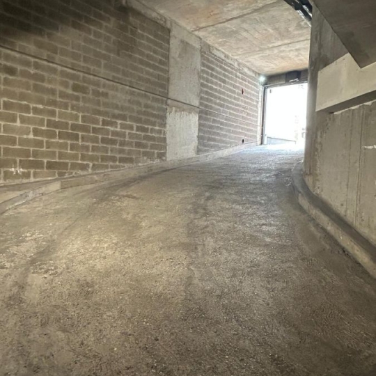  Annonces SURESNES : Garage / Parking | PARIS (75015) | 12 m2 | 120 &euro; 