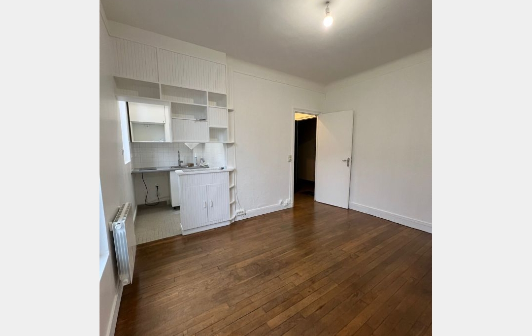 Annonces SURESNES : Appartement | LE KREMLIN-BICETRE (94270) | 20 m2 | 720 &euro; 