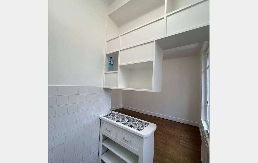 Annonces SURESNES : Appartement | LE KREMLIN-BICETRE (94270) | 20 m2 | 720 &euro; 