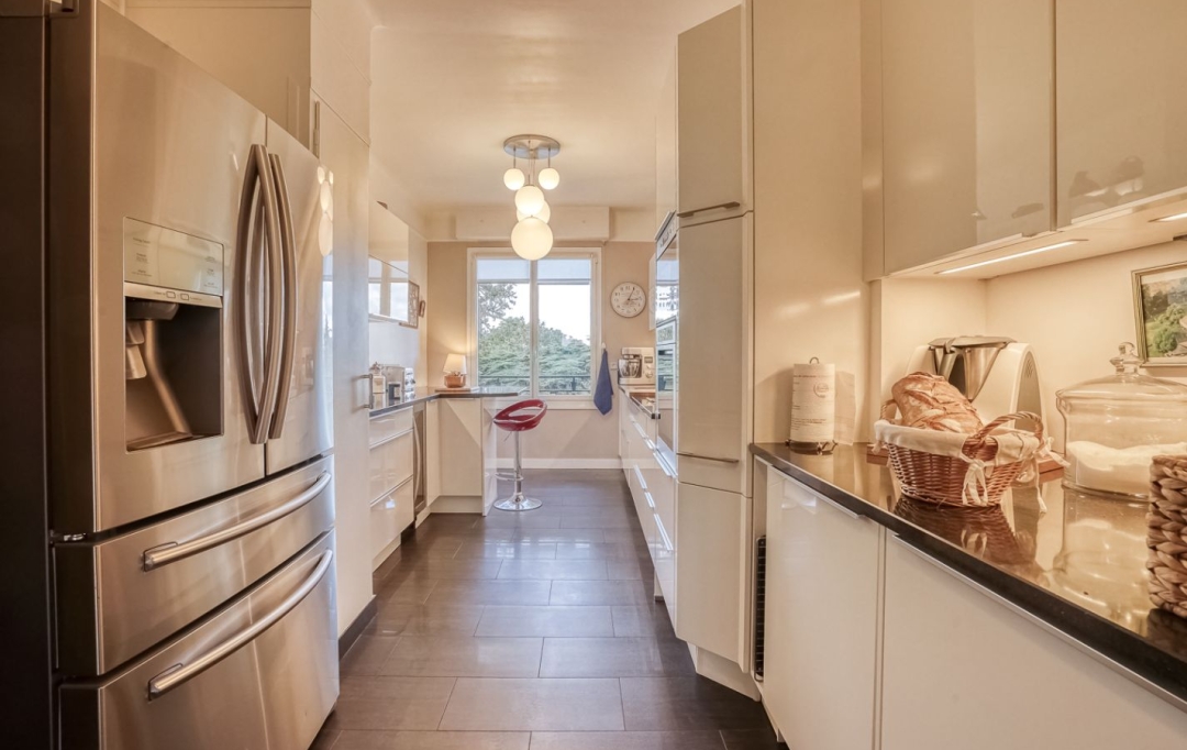 Annonces SURESNES : Appartement | VILLE-D'AVRAY (92410) | 188 m2 | 5 060 &euro; 