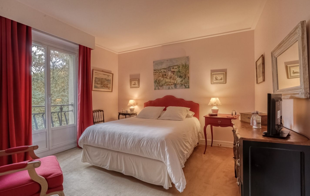Annonces SURESNES : Appartement | VILLE-D'AVRAY (92410) | 188 m2 | 5 060 &euro; 