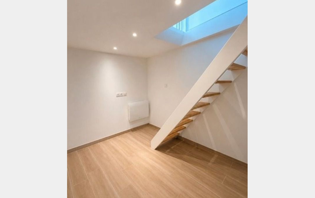 Annonces SURESNES : Local / Bureau | PARIS (75015) | 30 m2 | 260 000 &euro; 