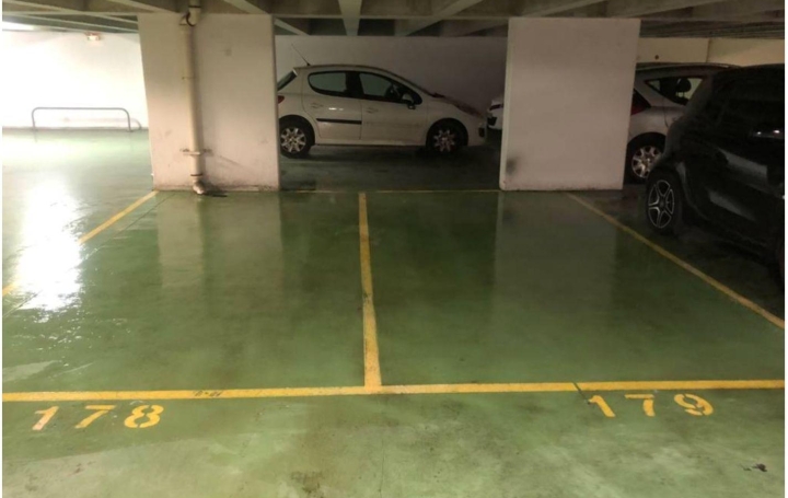  Annonces SURESNES Garage / Parking | PARIS (75011) | 12 m2 | 20 000 € 