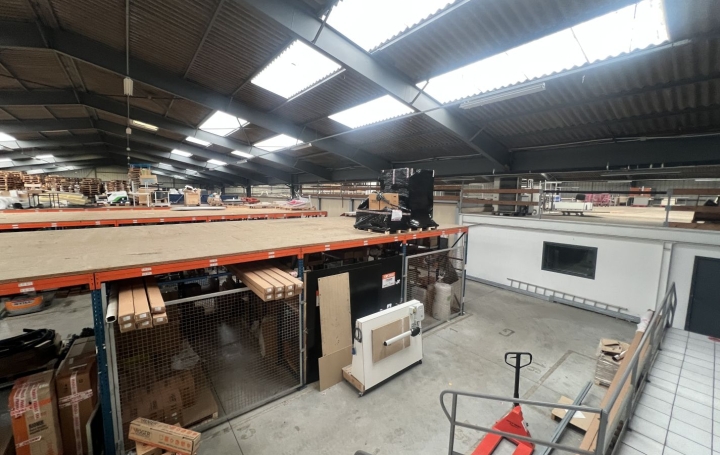  Annonces SURESNES Local / Bureau | LES SORINIERES (44840) | 4 090 m2 | 2 995 000 € 